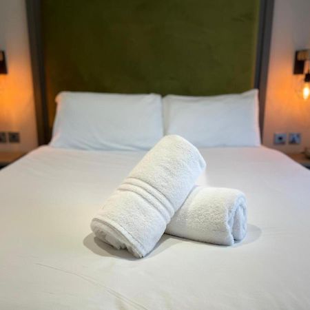 Gleneagles Lodge With Hot Tub 요크 외부 사진