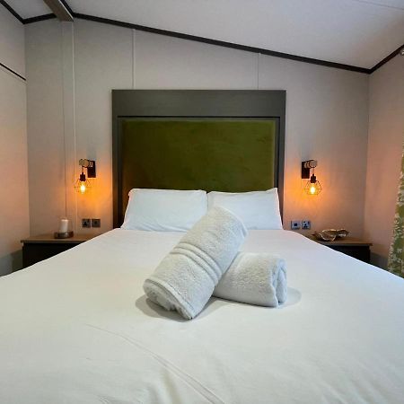 Gleneagles Lodge With Hot Tub 요크 외부 사진