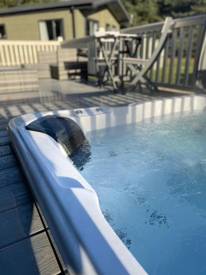 Gleneagles Lodge With Hot Tub 요크 외부 사진