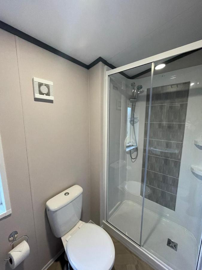 Gleneagles Lodge With Hot Tub 요크 외부 사진